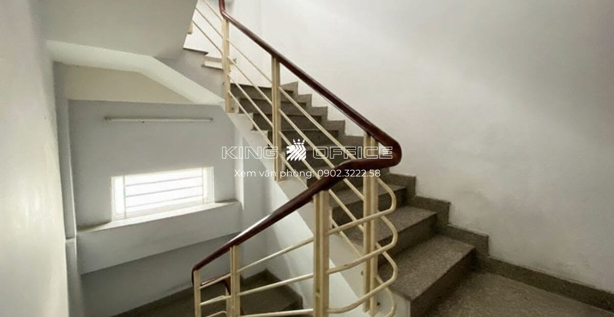 Thang bộ tòa nhà T&C Building - 384/42 Nam Kỳ Khởi Nghĩa, Phường 8, Quận 3