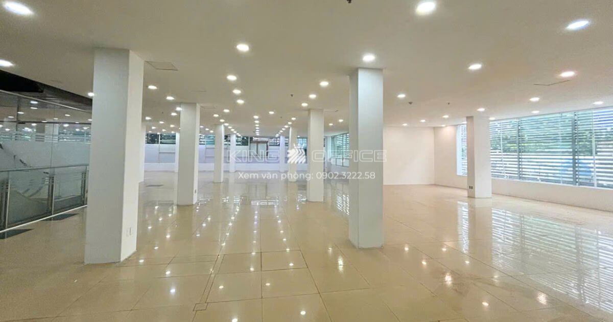 Giầy Việt Plaza Quận 3 rộng rãi