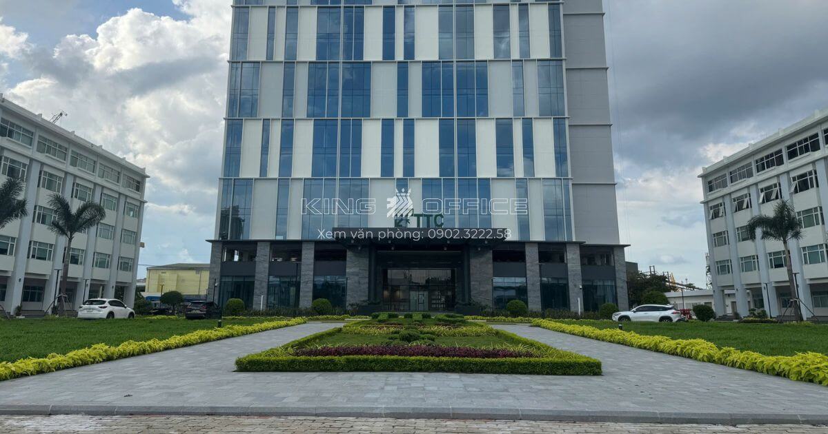 Mặt trước tòa nhà Cao Ốc Tân Thuận Quận 7