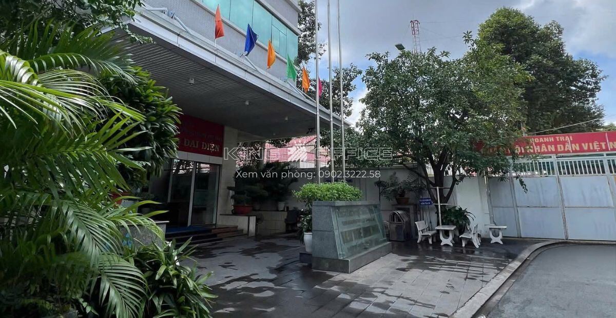 Mặt trước tòa nhà Yên Thế Building Tân Bình
