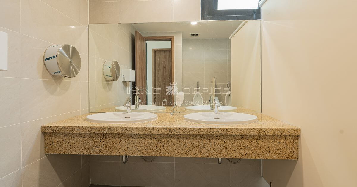 toilet tòa nhà vinatex building quận 1